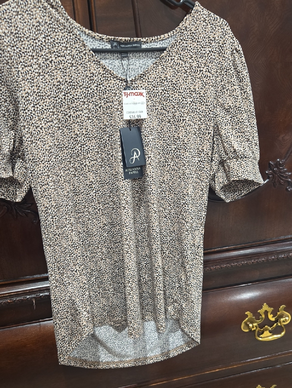 Adrianna Papell Beige and Black Speckled V-Neck Top